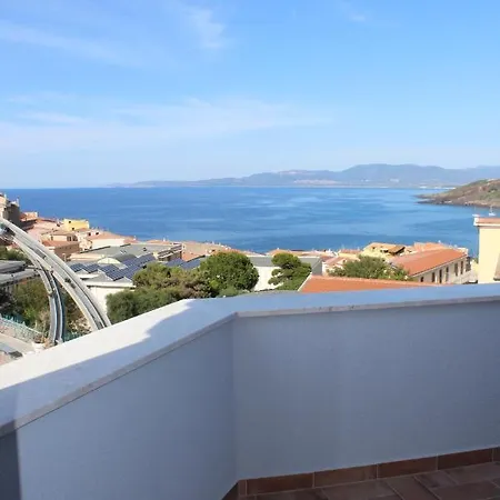 Piazza Nuova * קאסטלסארדו