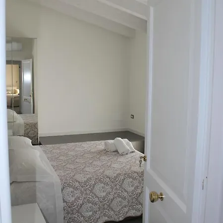 Piazza Nuova Nocleg ze śniadaniem