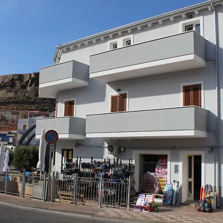 Piazza Nuova فندق مبيت وإفطار