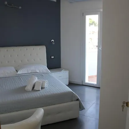 Piazza Nuova فندق مبيت وإفطار كاستيلساردو